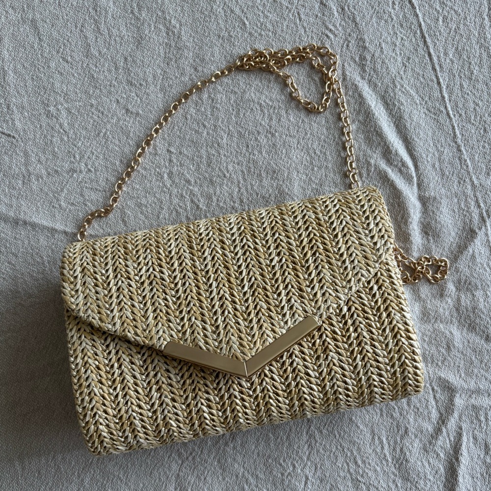 Elegant Straw Purse